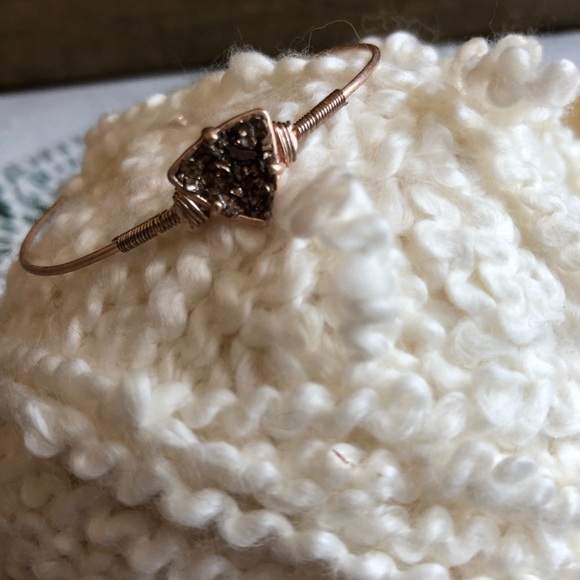 Canvas Triangle Metal Rose Gold Thin Bracelet - Picture 4 of 7